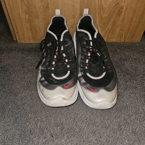 Nike Men's Black and White Sneakers with Red Accents